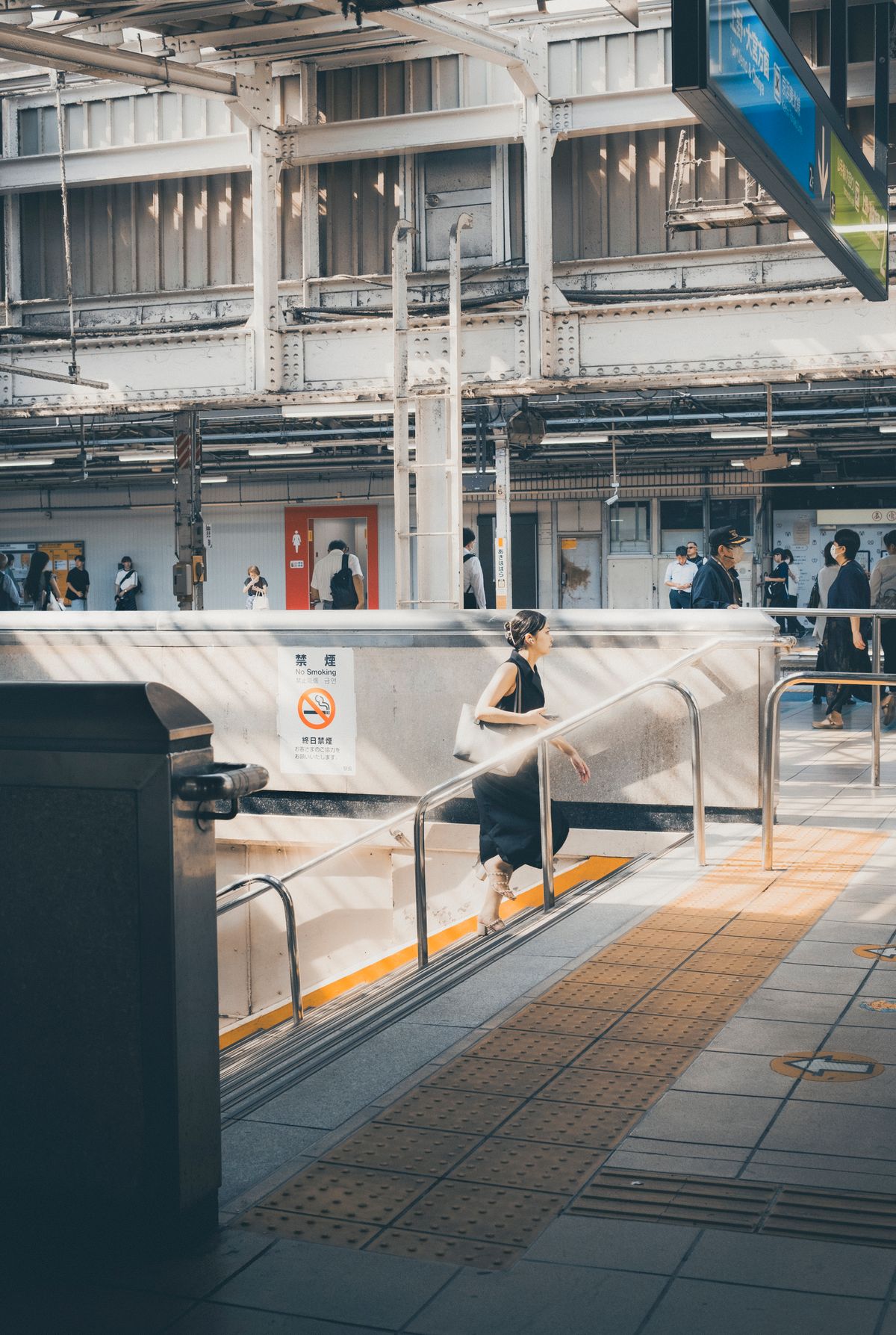仙台駅のホームのイメージ